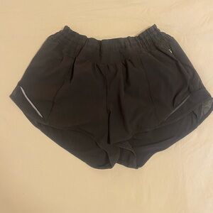 Mid rise hottie hot shorts, Lululemon